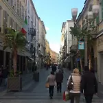 아파트 Monteggia
